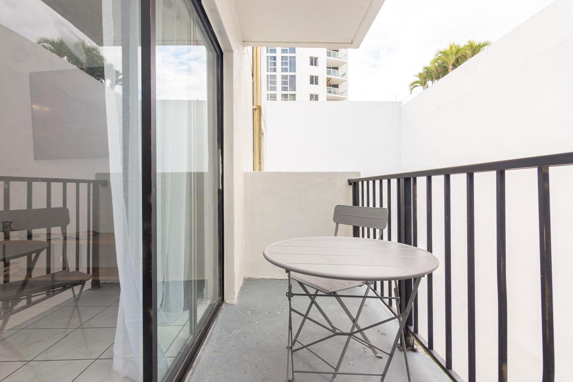 One Bedroom Apartment - With Parking & Balcony - Heart Of Wynwood Miami Exterior foto