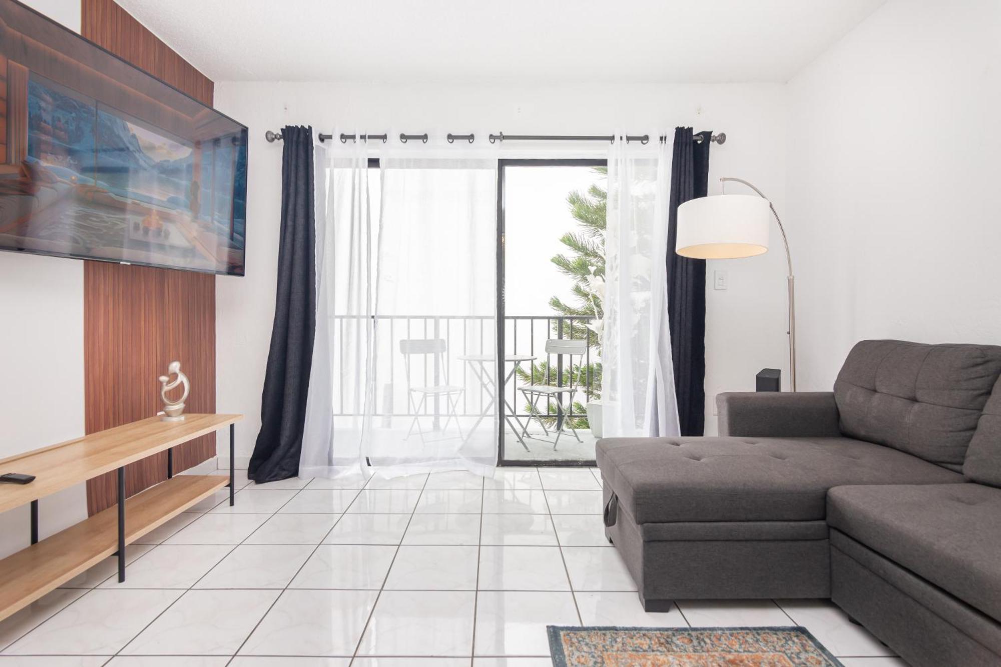 One Bedroom Apartment - With Parking & Balcony - Heart Of Wynwood Miami Exterior foto